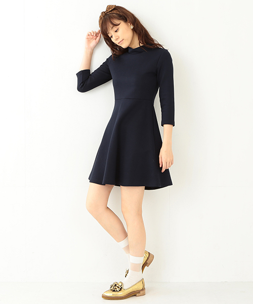 Ray BEAMS(レイビームス)の「◎Ray BEAMS / ハイネック フレアーワンピース(ワンピース・レディース・ネイビー/ライトグレー・1/0)」の17枚目の写真