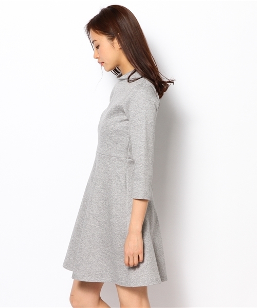 Ray BEAMS(レイビームス)の「◎Ray BEAMS / ハイネック フレアーワンピース(ワンピース・レディース・ネイビー/ライトグレー・1/0)」の7枚目の写真