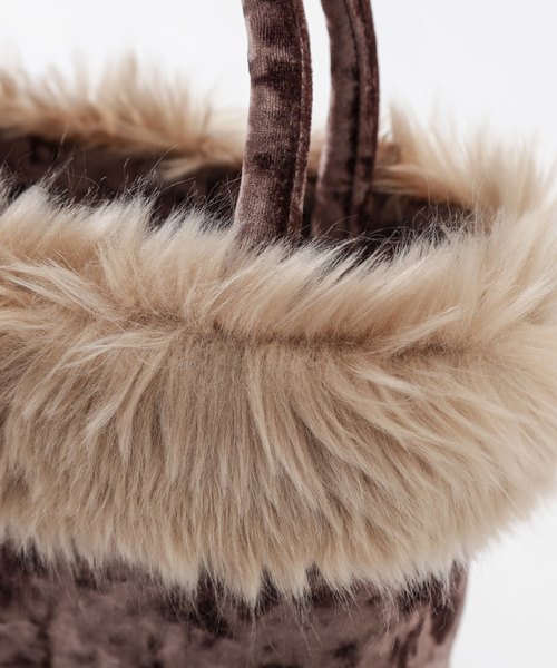 natural couture（ナチュラルクチュール）の「ベロア×ファートート（トートバッグ・レディース・ピンク/モカ/グレイッシュベージュ・FREE）」の16枚目の写真