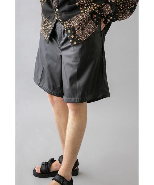 MONKEY TIME（モンキータイム）の「＜monkey time＞ FAKE LTHR WIDE SHORT/ショートパンツ（その他パンツ・メンズ・ブラック・LARGE/SMALL/MEDIUM）」の2枚目の写真