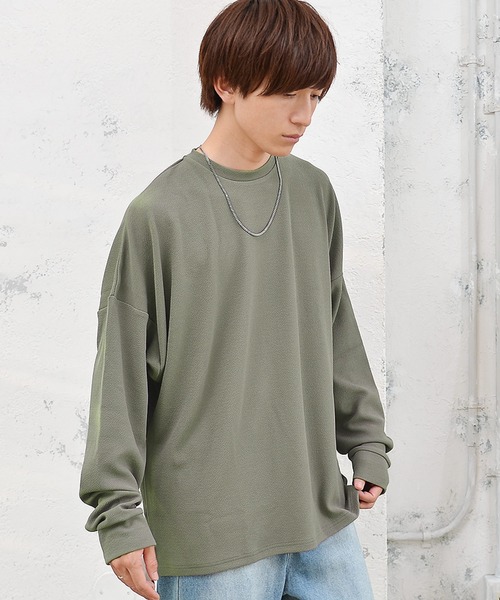 MinoriTY（マイノリティ）の「メンズ長袖梨地素材スーパービッグシルエットドルマンスリーブトレーナー（Tシャツ/カットソー・メンズ・カーキ/ブラック/アイボリー/グレー系その他・L/M）」の4枚目の写真