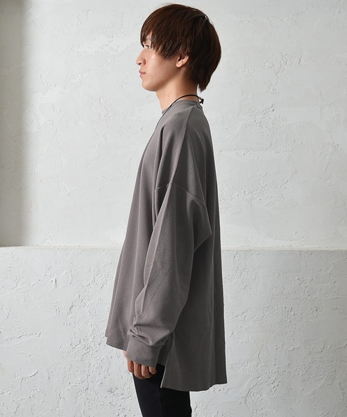 MinoriTY（マイノリティ）の「メンズ長袖梨地素材スーパービッグシルエットドルマンスリーブトレーナー（Tシャツ/カットソー・メンズ・カーキ/ブラック/アイボリー/グレー系その他・L/M）」の12枚目の写真