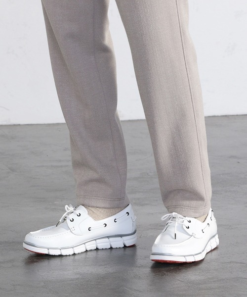 MEN'S BIGI(メンズビギ)の「<HIROSHI TSUBOUCHI>別注 レザーデッキシューズ(スニーカー・メンズ・ホワイト/ネイビー・1/2/3)」の4枚目の写真