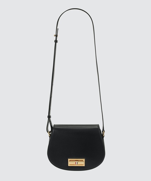 THOM BROWNE（トムブラウン）の「SMALL SHOULDER SADDLE BAG W/ RWB ENAMEL LOCK IN BOX CALF（ショルダーバッグ・レディース・レッド/ブラック・ONE SIZE）」の2枚目の写真
