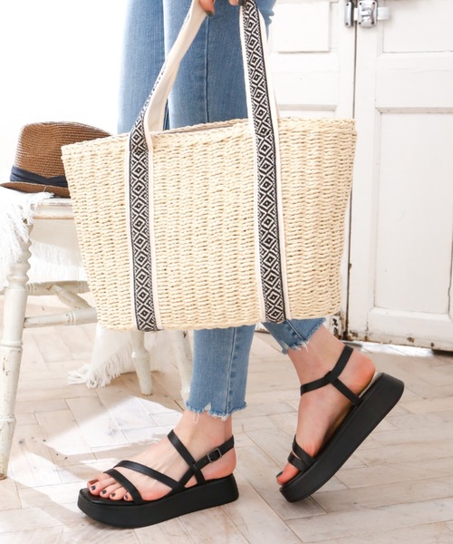 VIVIAN(ヴィヴィアン)の「スクエアトゥ厚底メニーストラップサンダル(サンダル・レディース・ブラック/キャメル/アイボリー/パイソン・S/M/L/LL)」の17枚目の写真