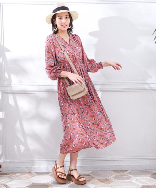 VIVIAN(ヴィヴィアン)の「スクエアトゥ厚底メニーストラップサンダル(サンダル・レディース・ブラック/キャメル/アイボリー/パイソン・S/M/L/LL)」の11枚目の写真