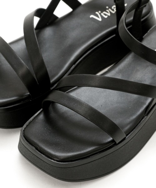 VIVIAN(ヴィヴィアン)の「スクエアトゥ厚底メニーストラップサンダル(サンダル・レディース・ブラック/キャメル/アイボリー/パイソン・S/M/L/LL)」の7枚目の写真