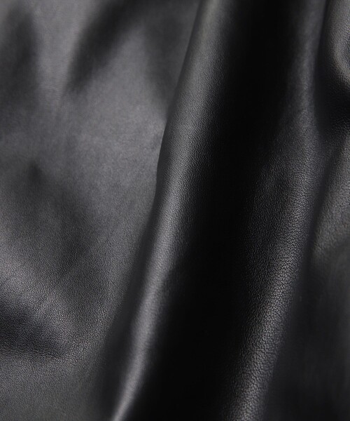 FREAK'S STORE(フリークスストア)の「WEB限定 タック ワイドシルエット フェイクレザーショーツ/セットアップ対応(その他パンツ・メンズ・ブラック・SMALL/MEDIUM/LARGE)」の7枚目の写真