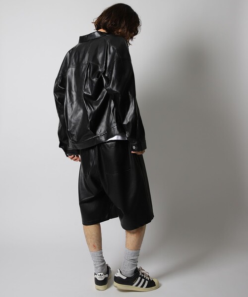 homme plus フェイクレザー ボックスプリーツ ワイド ショーツ パンツ ワイドシルエット フェイクレザーハーフパンツ メンズ