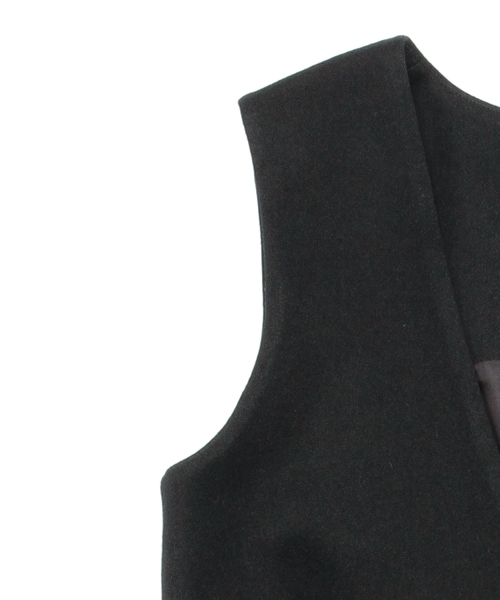 Demi-Luxe BEAMS（デミルクス ビームス）の「Demi-Luxe BEAMS / Vネック ノースリーブワンピース（ワンピース・レディース・ベージュ/ブラック・36/38）」の17枚目の写真