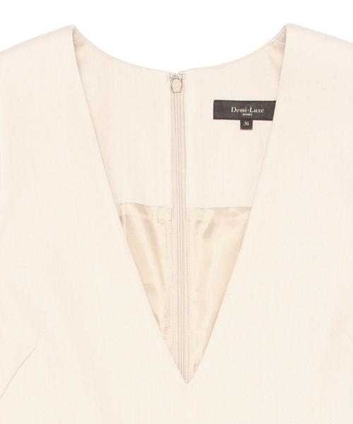 Demi-Luxe BEAMS（デミルクス ビームス）の「Demi-Luxe BEAMS / Vネック ノースリーブワンピース（ワンピース・レディース・ベージュ/ブラック・36/38）」の20枚目の写真