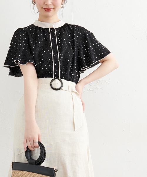 natural couture(ナチュラルクチュール)の「【WEB限定カラー有り】パール釦ポイントバイカラーフレア袖ブラウス(シャツ/ブラウス・レディース・サックスブルー/アイボリー/その他1/その他2/その他3/ピンクベージュ・FREE)」の5枚目の写真