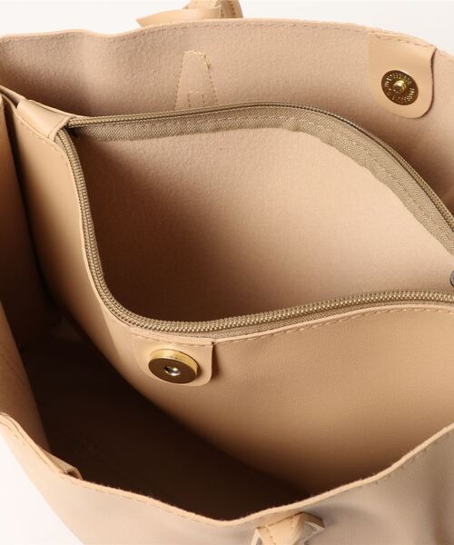 LA VORAGINE（ラ ヴォラジネ）の「スクエアトートバッグ（トートバッグ・レディース・アイボリー/ベージュ/ブラック/ブラウン・FREE）」の16枚目の写真