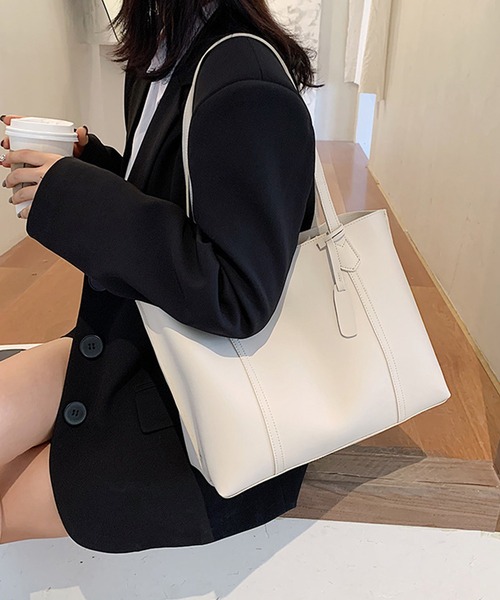 LA VORAGINE（ラ ヴォラジネ）の「スクエアトートバッグ（トートバッグ・レディース・アイボリー/ベージュ/ブラック/ブラウン・FREE）」の2枚目の写真