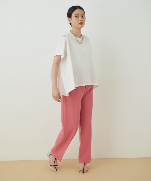 ADAM ET ROPE'（アダムエロペ）の「オープンショルダースリットTシャツ（Tシャツ/カットソー・レディース・ホワイト/ブラック/ベージュ/ピンク・FREE）」の8枚目の写真