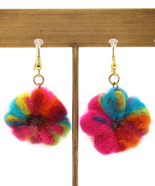 チャイハネ(チャイハネ)の「【チャイハネ】モフアピアス(ピアス(両耳用)・レディース・その他1/カラフル/グリーン/ブルー/レッド・FREE)」の7枚目の写真