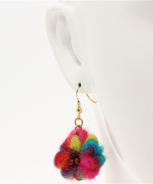 チャイハネ(チャイハネ)の「【チャイハネ】モフアピアス(ピアス(両耳用)・レディース・その他1/カラフル/グリーン/ブルー/レッド・FREE)」の9枚目の写真