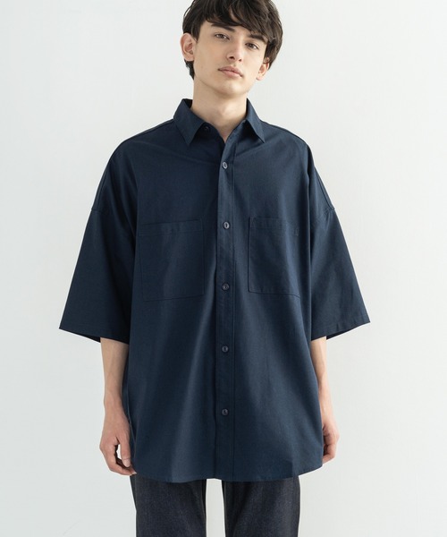 Rocky Monroe(ロッキーモンロー)の「綿麻 レーヨン オーバーサイズ レギュラーカラー リネンシャツ(シャツ/ブラウス・メンズ・ライトグレー/ブラック/キナリ/ライトベージュ/カーキ/ネイビー・M/L/XL)」の1枚目の写真