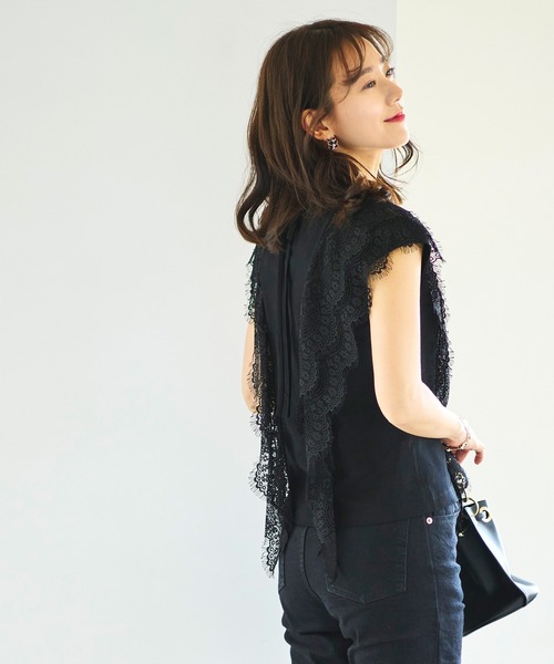 RUIRUE BOUTIQUE(ルイルエブティック)の「洗える | スウィングレースフレンチスリーブTシャツ | 半袖 トップス 体型カバー レース オフィスカジュアル 通勤服 華やか カットソー Tシャツ(Tシャツ/カットソー・レディース・ブラック/オフホワイト/杢グレー・LL/S/M/L)」の7枚目の写真