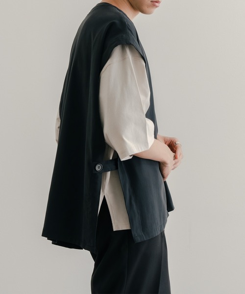 epnok（エプノック）の「サイドボタンオープンベスト（ベスト・メンズ・ブラック/ダークグレー・SMALL/LARGE/MEDIUM）」の9枚目の写真