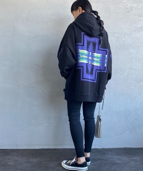 PENDLETON（ペンドルトン）の「【Begin 12月号掲載】[PENDLETON/ペンドルトン] 別注 バックプリント スウェットパーカー（パーカー・レディース・ホワイト/ブラック/ネイビー/グレー・S/M/L/XL）」の3枚目の写真