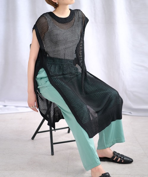 ＡＮＤＪ（アンドジェイ）の「リネンタッチ透かし編みニットベストワンピース（ワンピース・レディース・テラコッタ/ブルー/ベージュ系その他/ブラック・M）」の2枚目の写真