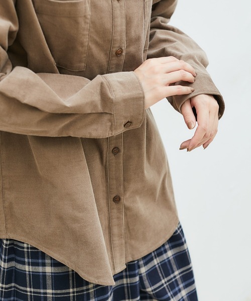 Honeys(ハニーズ)の「コーデュロイシャツ(シャツ/ブラウス・レディース・ベージュ/モカ/ピンク系その他/アイボリー/ミント・L/M/LL)」の16枚目の写真