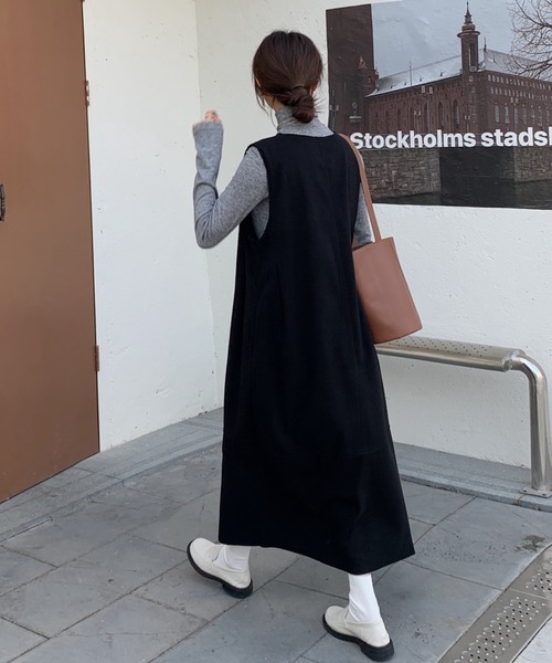 Diosfront（ディオスフロント）の「フェイクウールVネックマキシワンピース（ワンピース・レディース・ベージュ/ブラック/ブルーグリーン/ダークグリーン/キャメル/ネイビー/グレー/ブラウン・M/L/XL）」の9枚目の写真