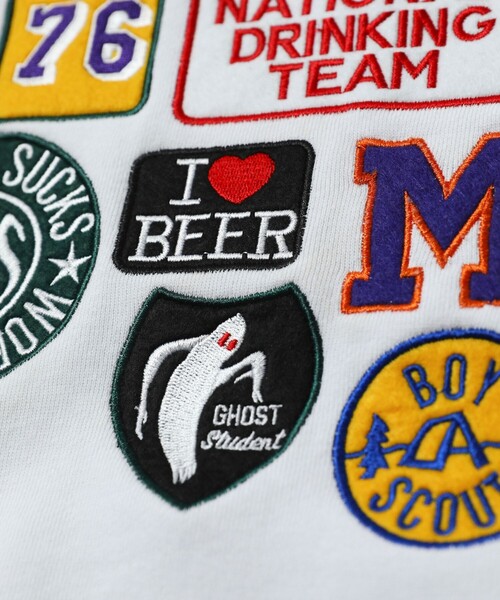 FREAK'S STORE（フリークスストア）の「WEB限定 ビッグシルエット バック刺繍 ランダムワッペンデザイン クルーネックスウェット（スウェット・メンズ・ホワイト/ブラック/グレー/ダークグリーン・SMALL/MEDIUM/LARGE）」の14枚目の写真