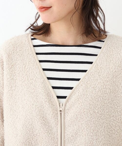 SHOO・LA・RUE(シューラルー)の「◆ライナー風にも。Vネックボアフリース(ブルゾン・レディース・ダークブラウン/アイボリー/キャメル・02/03/04)」の7枚目の写真