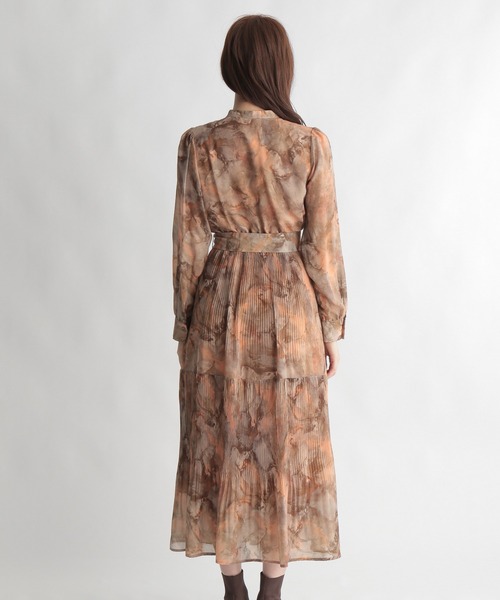 Andemiu(アンデミュウ)の「マーブルプリントワンピース254870(ワンピース・レディース・ブラウン/ブルー/イエロー・FREE)」の14枚目の写真