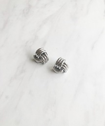 トライアングルデザインピアス