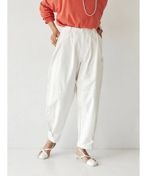 Ungrid（アングリッド）の「ヘムデザインミリタリーパンツ（その他パンツ・レディース・オフホワイト/カーキ・SMALL/MEDIUM）」の3枚目の写真