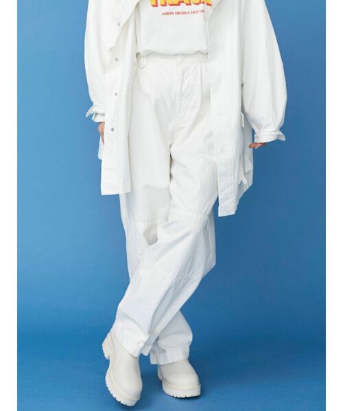 Ungrid（アングリッド）の「ヘムデザインミリタリーパンツ（その他パンツ・レディース・オフホワイト/カーキ・SMALL/MEDIUM）」の5枚目の写真