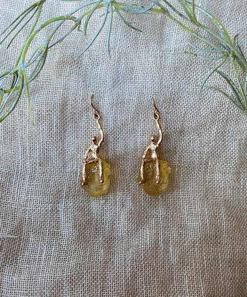 emouv by est（エモーヴバイエスト）の「emouv by est ヒューマンストーンピアス（ピアス（両耳用）・レディース・ゴールド・FREE）」の3枚目の写真