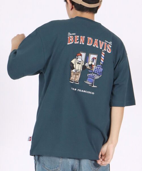 BEN DAVIS(ベンデイビス)の「【BEN DAVIS(ベンデイビス)】BARBERSHOP EMBROIDERY BIG TEE / バーバーショップ 床屋風 バック刺繍 ビッグ Tシャツ(Tシャツ/カットソー・メンズ・ブルー系その他2/ホワイト/ベージュ系その他/チャコール・MEDIUM/X-LARGE/LARGE)」の4枚目の写真