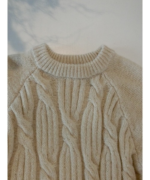 ulu（ウル）の「Over silhouette cable knit（ニット/セーター・レディース・ホワイト・FREE）」の5枚目の写真