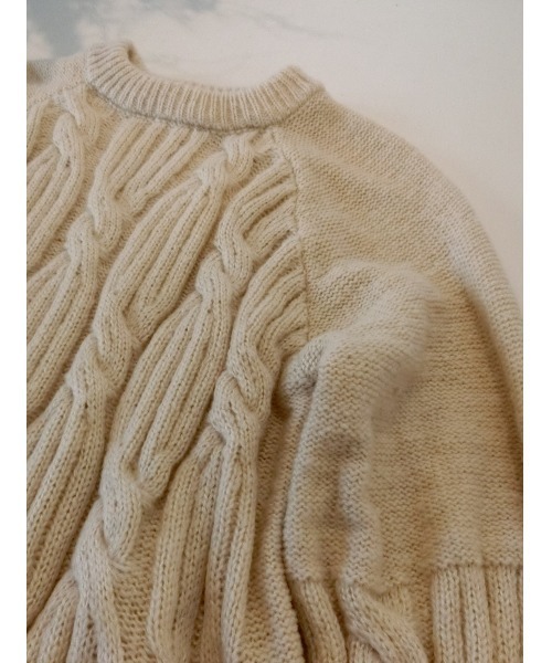 ulu（ウル）の「Over silhouette cable knit（ニット/セーター・レディース・ホワイト・FREE）」の3枚目の写真