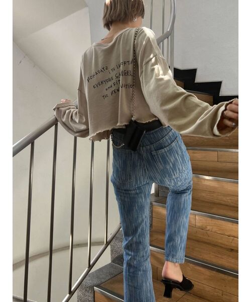 EMODA（エモダ）の「カットオフメッセージロングTシャツ（Tシャツ/カットソー・レディース・ホワイト/ブラック/ベージュ/グリーン・FREE）」の16枚目の写真