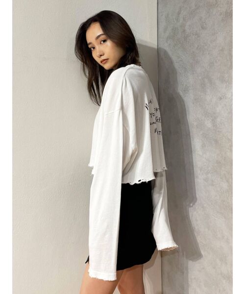 EMODA（エモダ）の「カットオフメッセージロングTシャツ（Tシャツ/カットソー・レディース・ホワイト/ブラック/ベージュ/グリーン・FREE）」の20枚目の写真