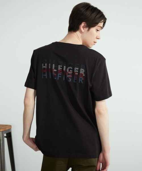 TOMMY HILFIGER（トミーヒルフィガー）の「HILFIGERバックロゴTシャツ（Tシャツ/カットソー・メンズ・カーキ/ホワイト/ブラック/レッド・X-LARGE/MEDIUM/LARGE/SMALL/XX-LARGE）」の3枚目の写真