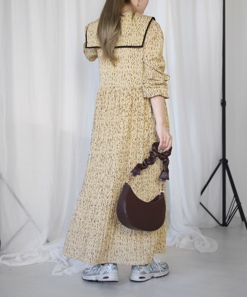 Bab（バブ）の「パイピングカラープリーツワンピース（ワンピース・レディース・ブラック/ベージュ/ブラウン・M）」の22枚目の写真