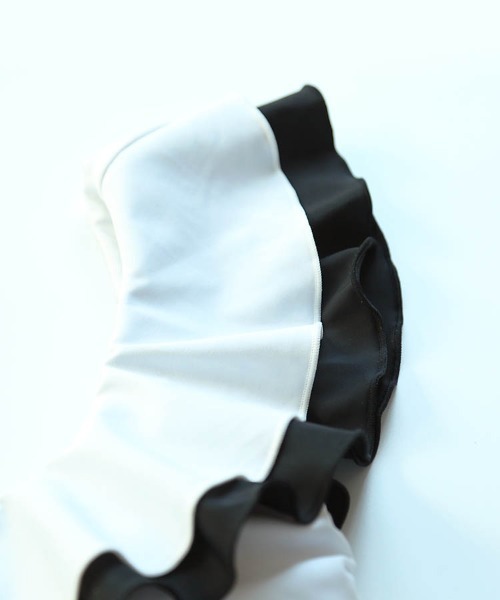 Dalfwin（ダールフィン）の「MONOワンショルダーフリルビキニ水着（水着・レディース・ホワイト/ブラック・SMALL/MEDIUM/LARGE）」の19枚目の写真