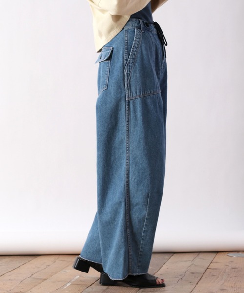 cepo(セポ)の「ロゴペイントダーツデニムパンツ(デニムパンツ・レディース・ブルー系2/ブルー系3・S/M)」の16枚目の写真