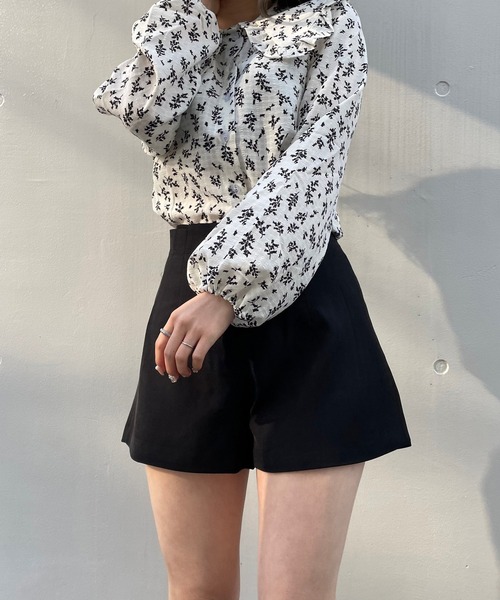 titty＆Co. PETIT by poyo（ティティーアンドコープティバイポヨ）の「【titty&Co.PETIT by POYO】タックショートパンツ（その他パンツ・レディース・アイボリー/ブラック・SMALL/MEDIUM）」の5枚目の写真