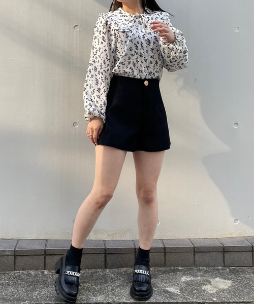 titty＆Co. PETIT by poyo（ティティーアンドコープティバイポヨ）の「【titty&Co.PETIT by POYO】タックショートパンツ（その他パンツ・レディース・アイボリー/ブラック・SMALL/MEDIUM）」の7枚目の写真