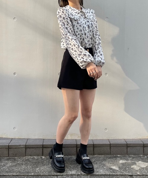 titty＆Co. PETIT by poyo（ティティーアンドコープティバイポヨ）の「【titty&Co.PETIT by POYO】タックショートパンツ（その他パンツ・レディース・アイボリー/ブラック・SMALL/MEDIUM）」の8枚目の写真