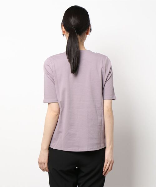 BELLUNA(ベルーナ)の「艶やか綿100%ボートネックプルオーバー(Tシャツ/カットソー・レディース・ホワイト/ライトグレー/ブラック/モカ/グレー系その他/レッド系その他/ロイヤルブルー・MEDIUM/LARGE/X-LARGE)」の21枚目の写真