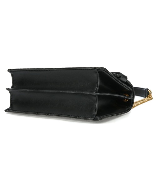 Guess（ゲス）の「ATENE Convertible Crossbody Flap（ショルダーバッグ・レディース・ホワイト/ブラック・ONE SIZE）」の4枚目の写真