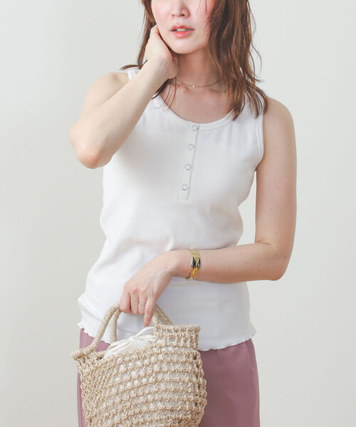 BEAMS HEART(ビームスハート)の「BEAMS HEART / 前後2WAY リブタンクトップ(タンクトップ・レディース・オフホワイト/ブラック/その他・FREE)」の7枚目の写真